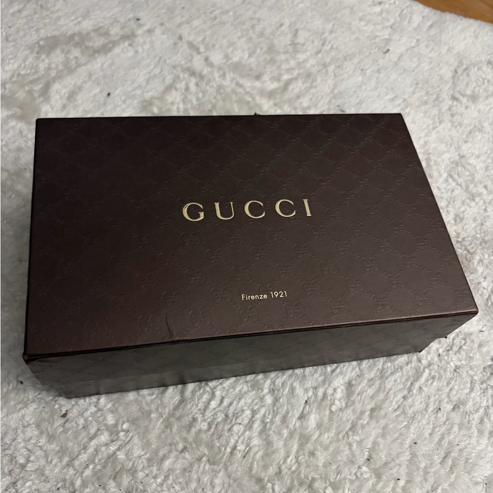 Gucci Women's Burgundy Leather Heels - Picture 7 of 7